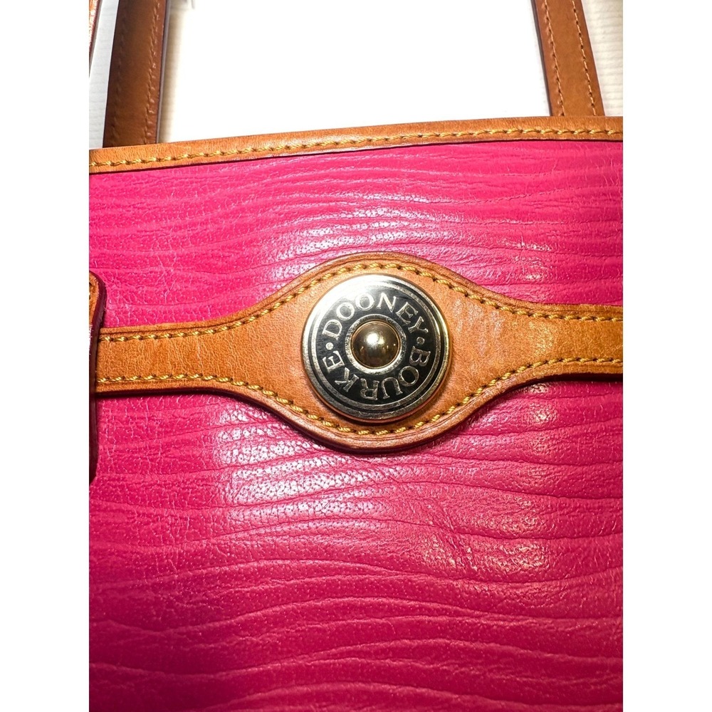Dooney & Bourke Pink Wave Ripple Textured Leather Logo Lock Shopper Tote Bag - Picture 4 of 11